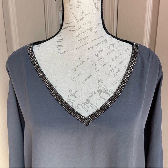 Juicy COUTURE Gray NWT V-Neck Top with Cut outs and Rhinestones Sz L - Picture 5 of 16